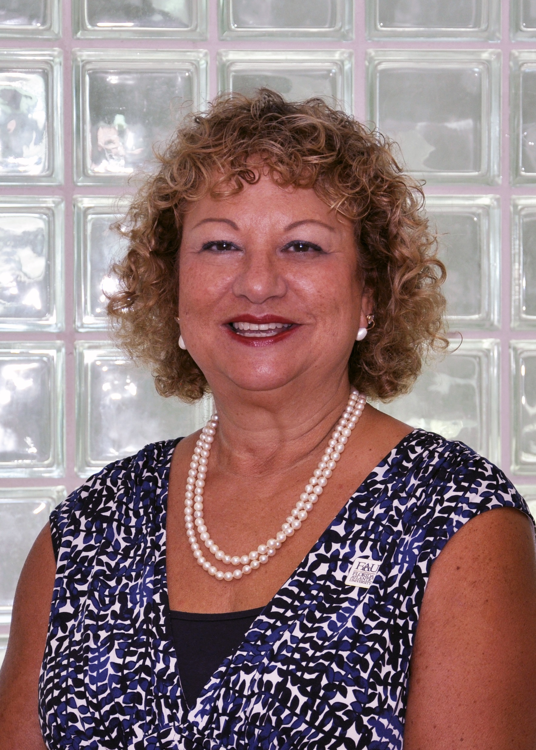 Photograph of Linda Medvin