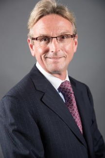 Portrait of Dr. Steven Roper
