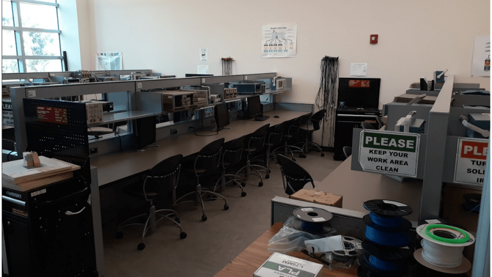 Senior Design Lab, EE 208