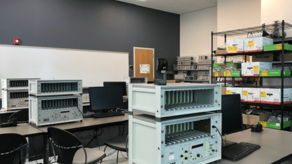 Communications and RF lab, EE 508